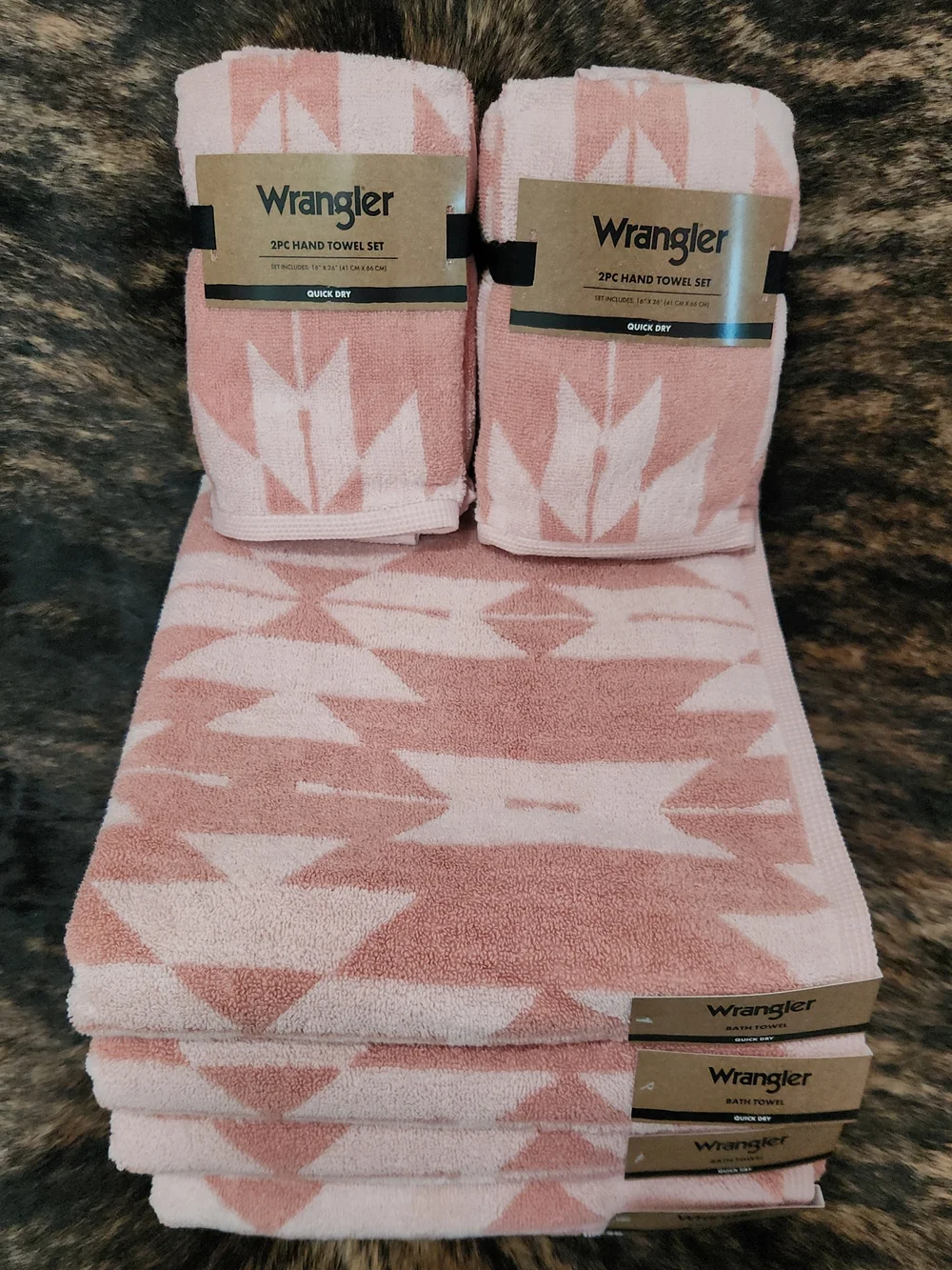Wrangler Southwest Diamond Aztec Pink Bath Towel Set